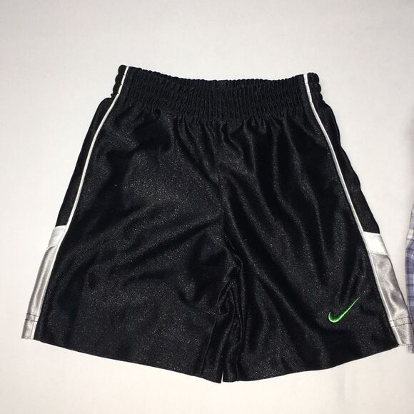 Nike Calvin Klein Shorts Boys 3T - Picture 2 of 5
